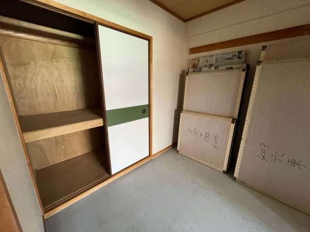 居室・リビング　(参考)同マンション別間取り他部屋の写真（間取り図が正）