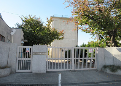 小学校　門真市立脇田小学校（小学校）まで949m
