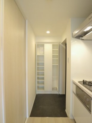 玄関　※別部屋の参考写真です。