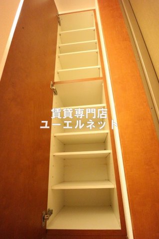 その他設備　収納力たっぷりのシューズボックスで玄関すっきり！