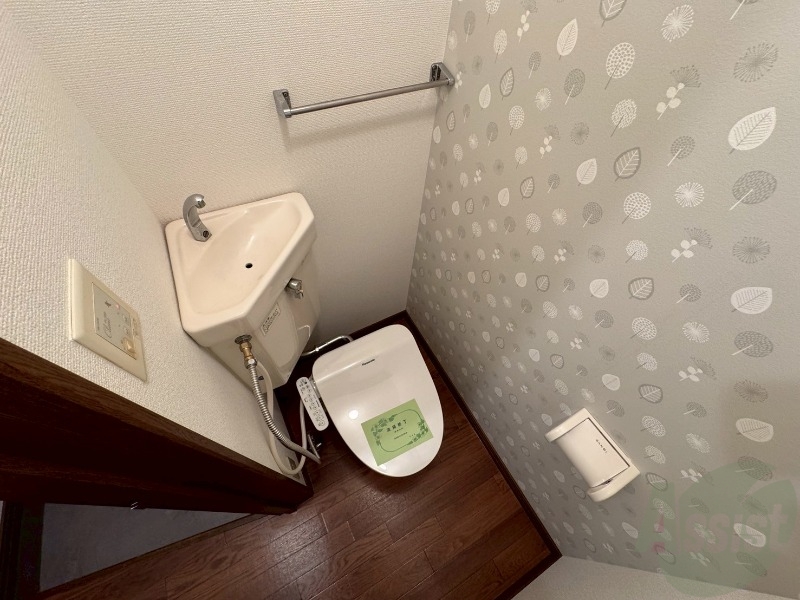 トイレ　トイレです。ウォシュレット付を探している方、おすすめです。