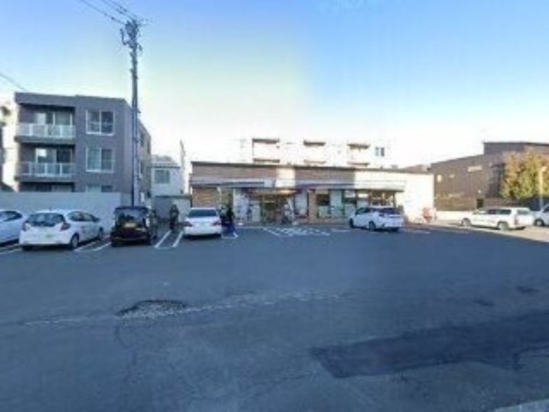 コンビニ　セブンイレブン札幌本町1条店（コンビニ）まで69m