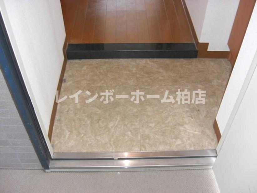 玄関　収納もある玄関です