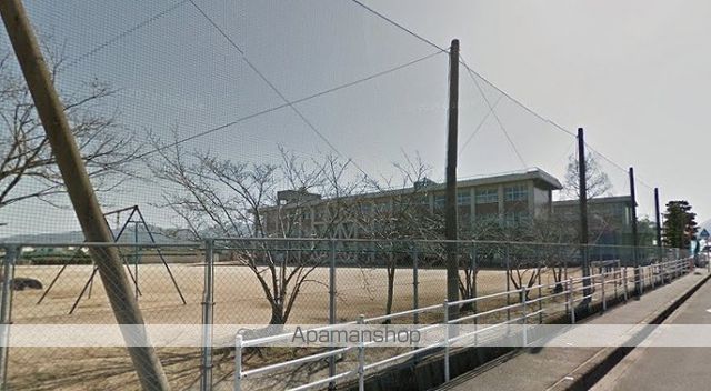 小学校　三木町立氷上小学校（小学校）まで1529m