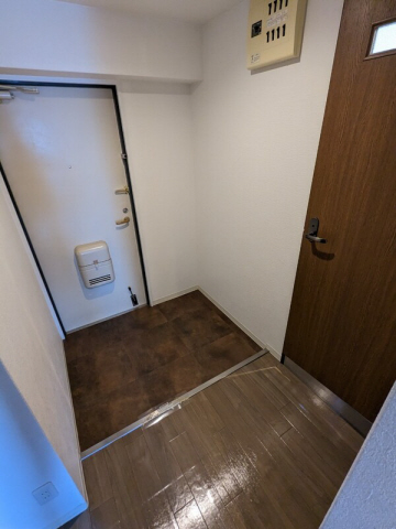 玄関　収納もある玄関です