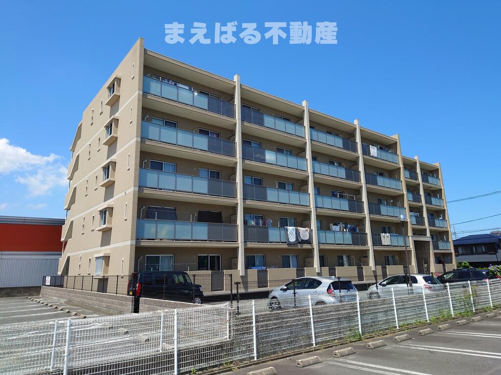 建物外観　買い物便利な立地です