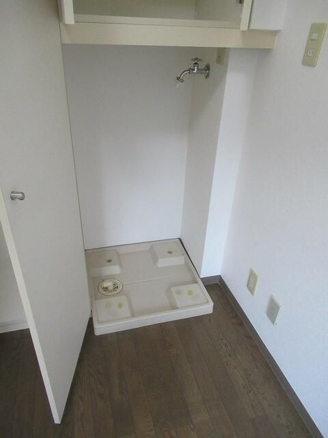 洗面設備　■室内洗濯機置き場