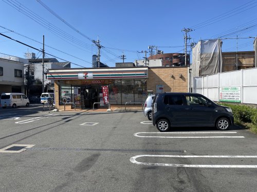 コンビニ　セブンイレブン 富田林喜志町2丁目店（コンビニ）まで496m