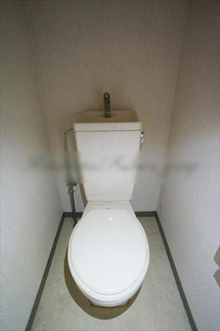 東急東横線 武蔵小杉駅 徒歩5分 9階建 築30年のトイレ写真