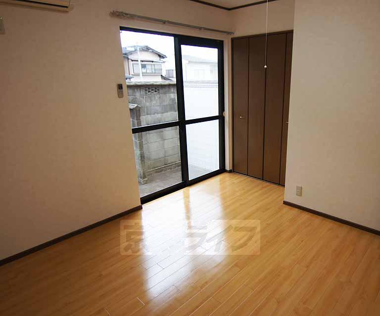 居室・リビング　すっきりとした綺麗なお部屋です。