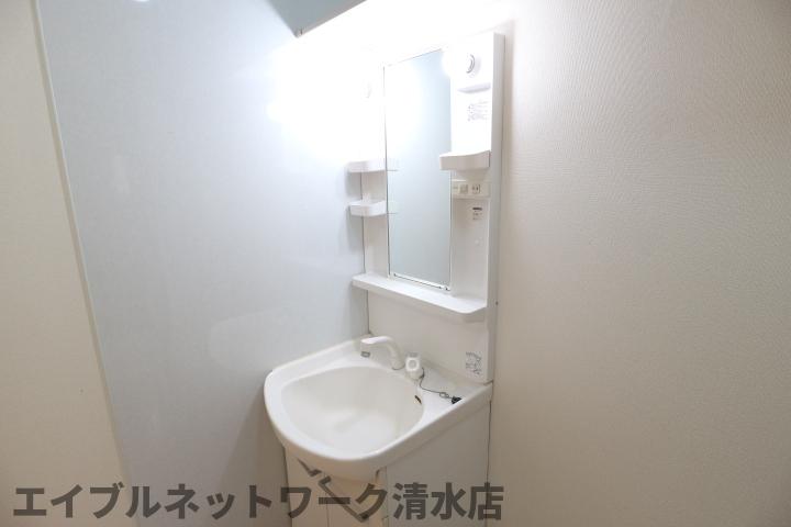 洗面設備　忙しい朝には欠かせない洗面所です