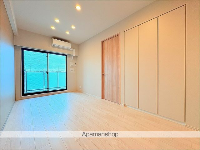 シーズンフラッツ青葉通一番町の居間写真