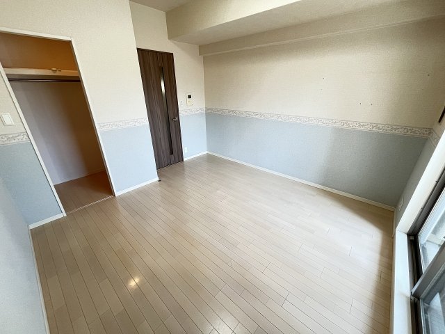 その他部屋・スペース　広くて明るい寝室