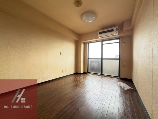 マイルド新大阪レジデンス3号館の居間写真