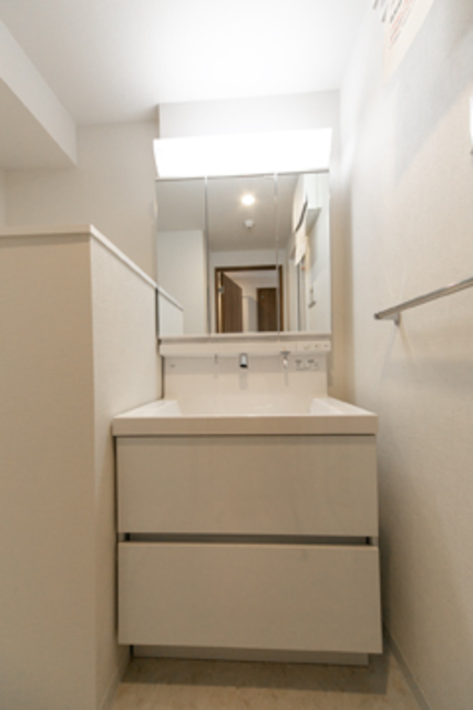 洗面設備　※写真は同タイプ住戸です。