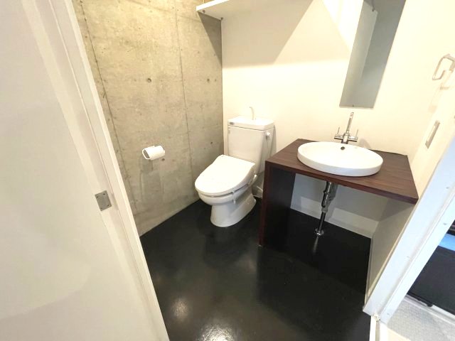 洗面設備　イメージとして同マンション他部屋を表示しています