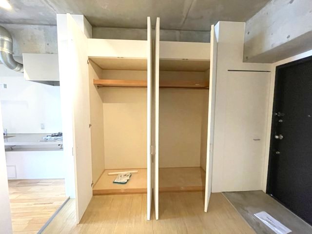 収納　イメージとして同マンション他部屋を表示しています