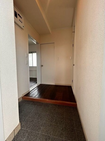 地下鉄東山線 一社駅 徒歩12分 3階建 築44年の玄関写真