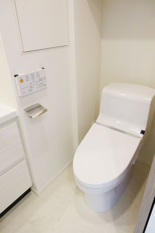東京メトロ銀座線 表参道駅 徒歩13分 10階建 築9年のトイレ写真