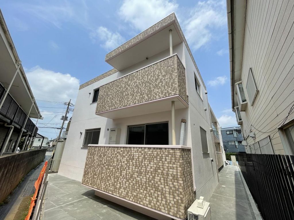 建物外観　玄関