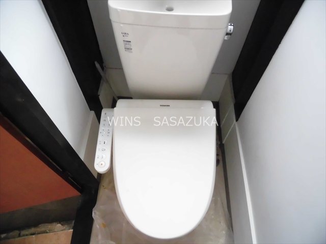 京王線 下高井戸駅 徒歩8分 2階建 築63年のトイレ写真
