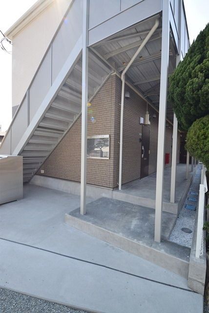 エントランス　★茅ケ崎駅徒歩9分・海まで徒歩15分★