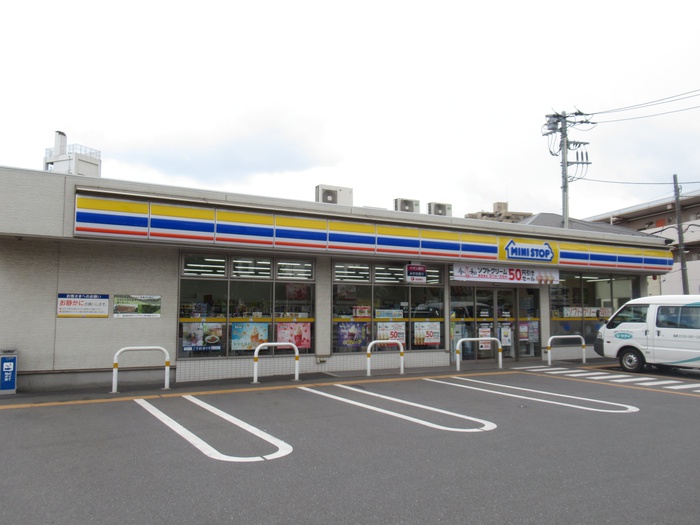 コンビニ　ミニストップ（コンビニ）まで582m