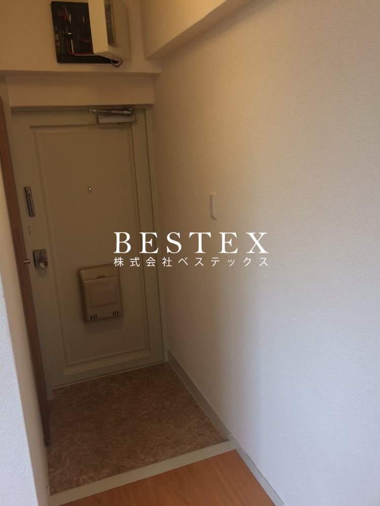 玄関　※同タイプ・別部屋の参考写真です。