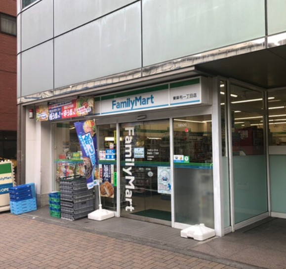 コンビニ　ファミリーマート 東麻布一丁目店（コンビニ）まで761m