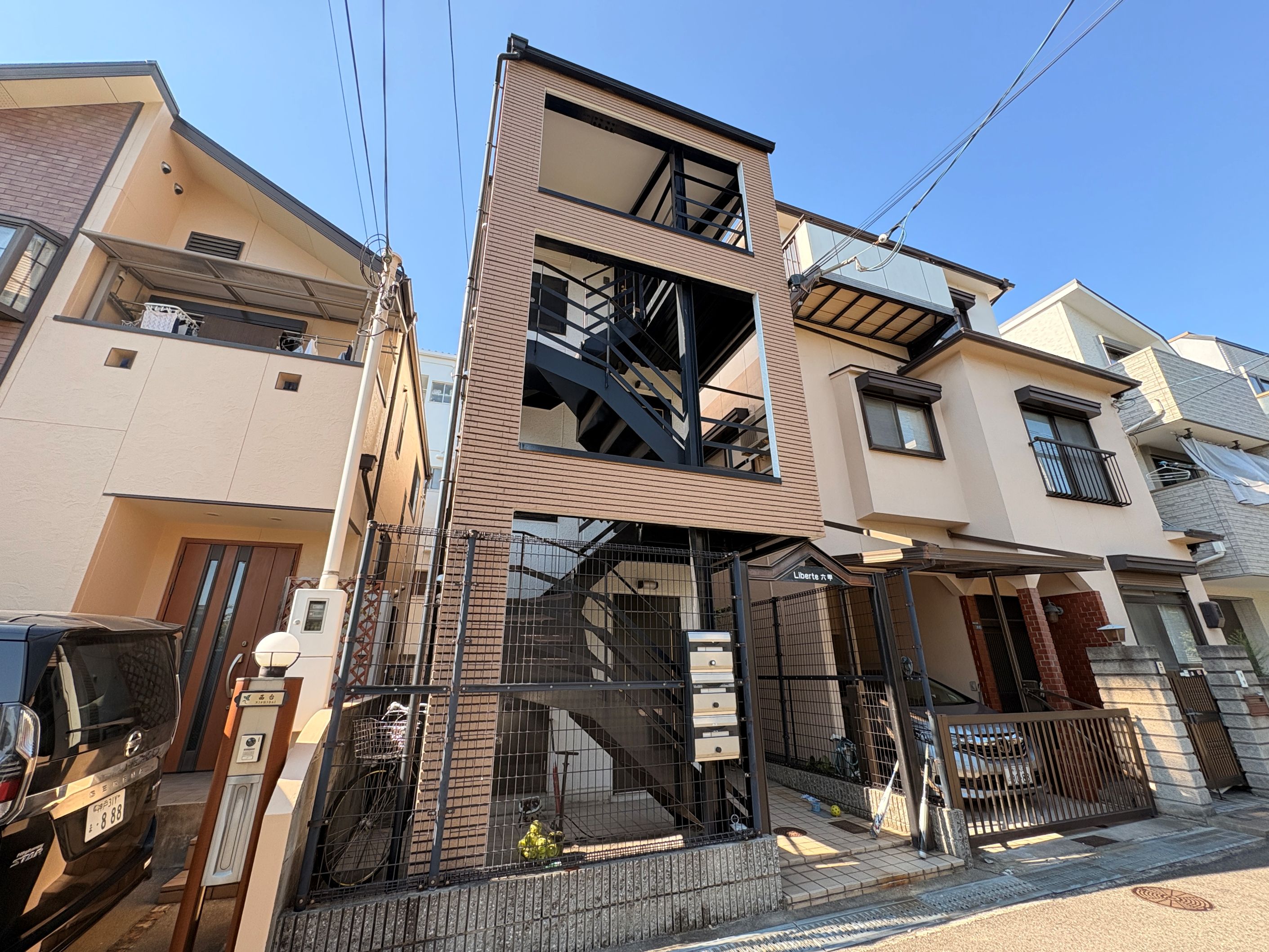 建物外観　最上階