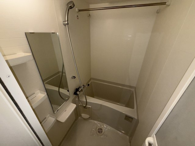 バス・シャワールーム　同物件別部屋写真