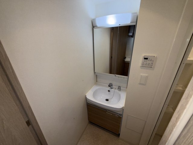 洗面設備　同物件別部屋写真