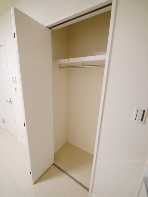 リーヴェルポート生麦オークの内装写真
