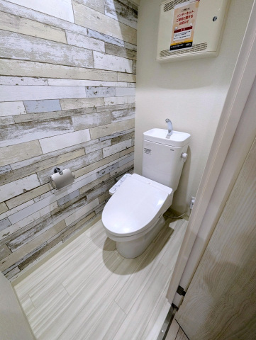 地下鉄谷町線 平野駅 徒歩6分 3階建 築3年のトイレ写真