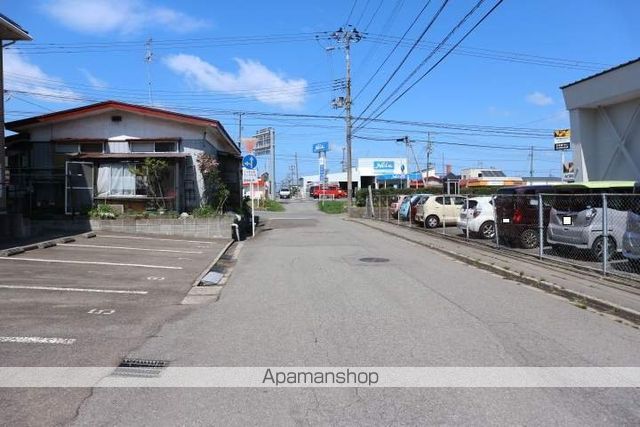 その他　前面道路（その他）まで0m