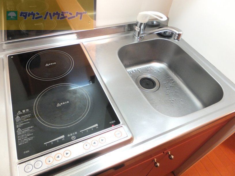 キッチン　2口電気コンロです