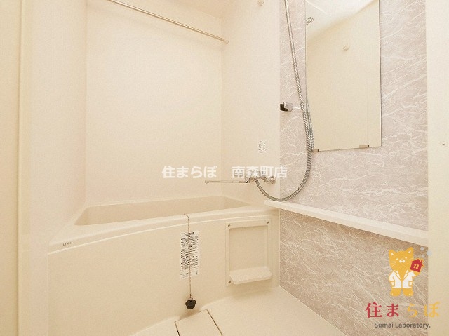ＪＲ大阪環状線 弁天町駅 徒歩5分 12階建 築5年の風呂写真