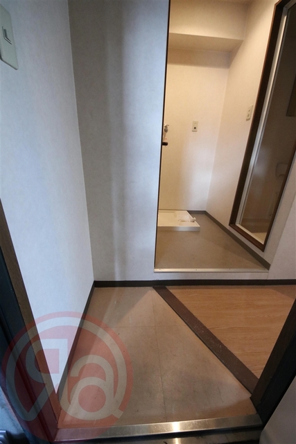 クレセール阿波座の玄関写真