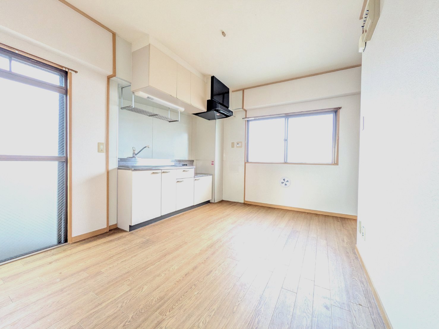 吉川ビルの居間写真