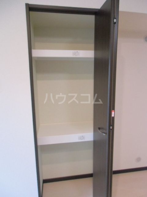 CLARINSの内装写真