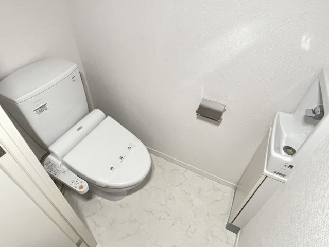 東京メトロ有楽町線 江戸川橋駅 徒歩3分 7階建 築16年のトイレ写真