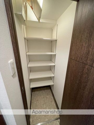 ＪＲ常磐線 綾瀬駅 徒歩3分 9階建 築11年の玄関写真