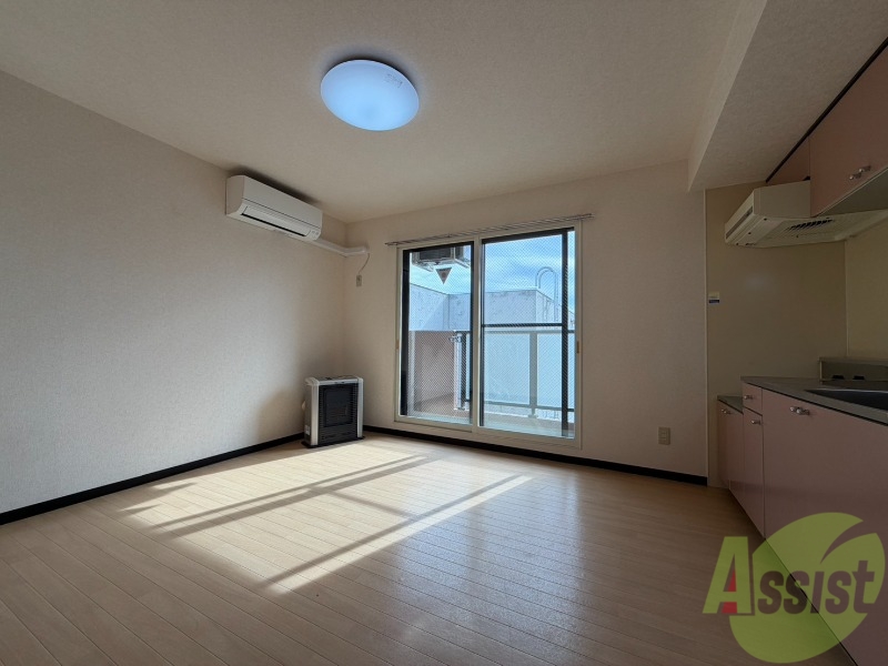 居室・リビング　広くてキレイなお部屋が広がっていて、充実した生活が送れそう。