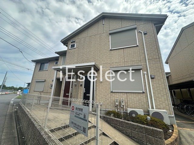 建物外観　２０１２年９月竣工のアパート。