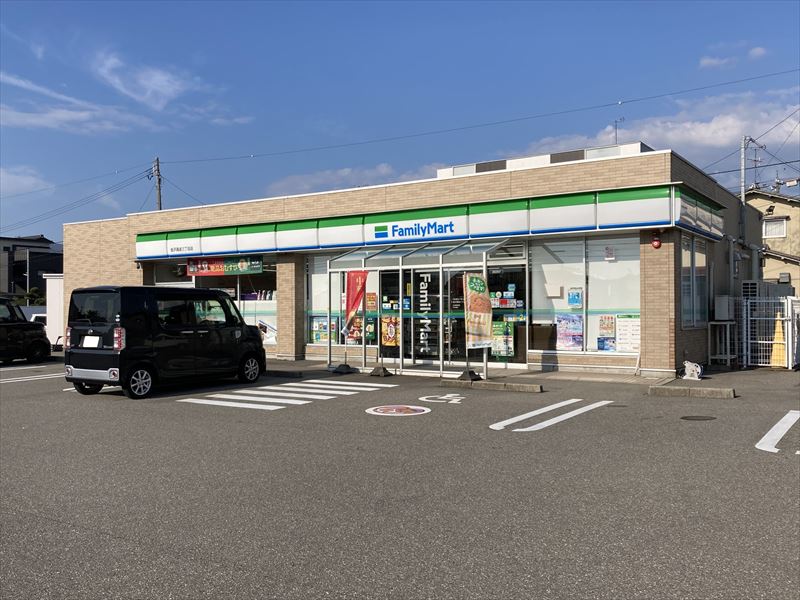 コンビニ　ファミリーマート金沢涌波三丁目店（コンビニ）まで439m
