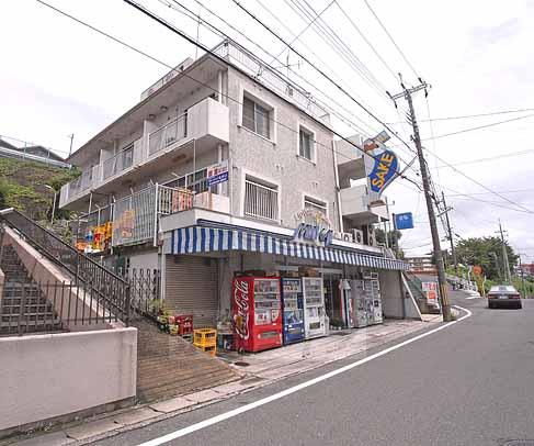 京都市伏見区桃山町日向のマンションの建物外観