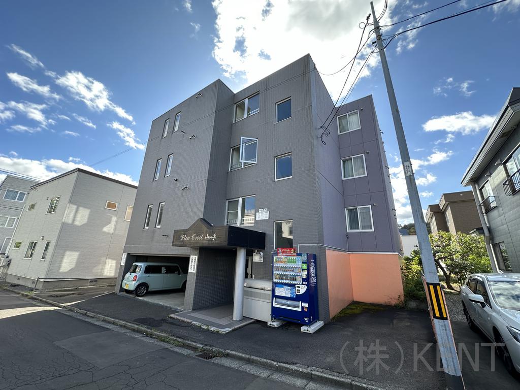 札幌市西区山の手六条のマンションの建物外観