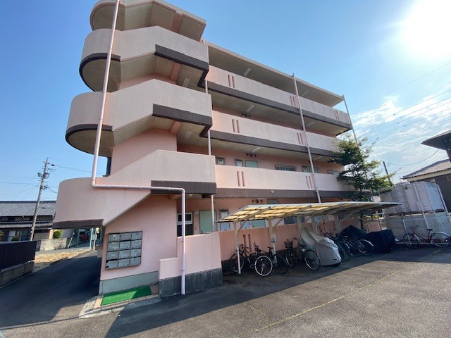 名古屋市中川区中須町のマンションの建物外観