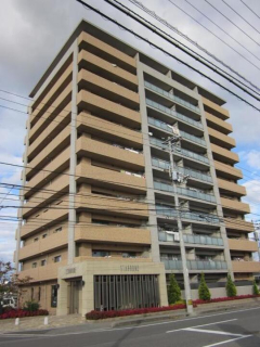 松山市清住のマンションの建物外観