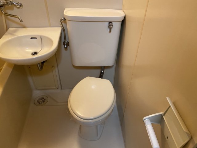 【刈谷市富士見町のアパートのトイレ】